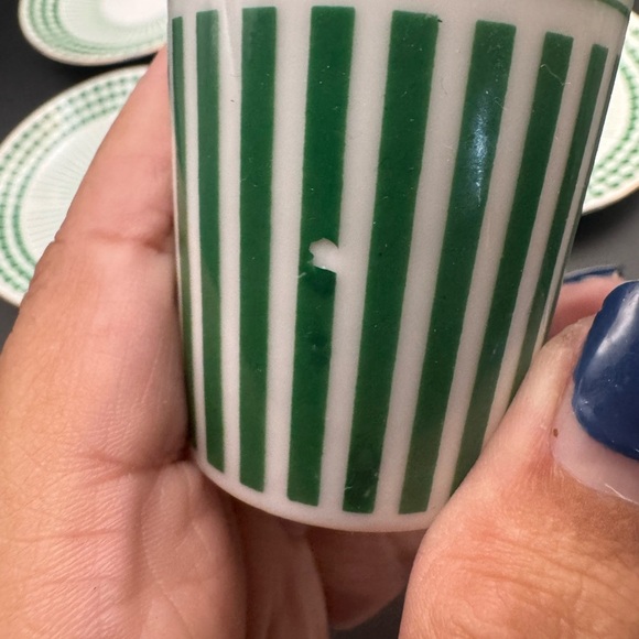 3 Demitasse Cups  & 4 Saucers NEIMAN MARCUS Japan 1970's SHAMROCK White/ Green - Picture 13 of 16